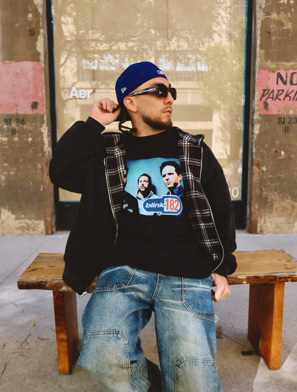 Always Sunny X Bl1Nk 182 Premium Black T-Shirt product image 3